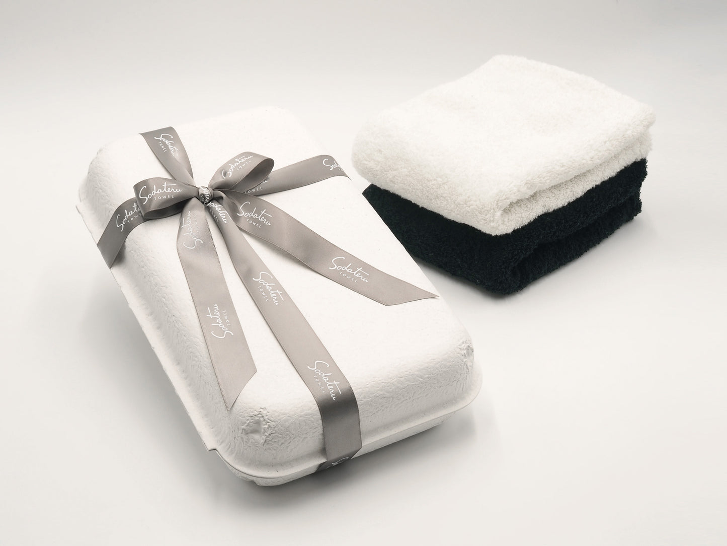 ブランド10周年記念 Feel the difference.