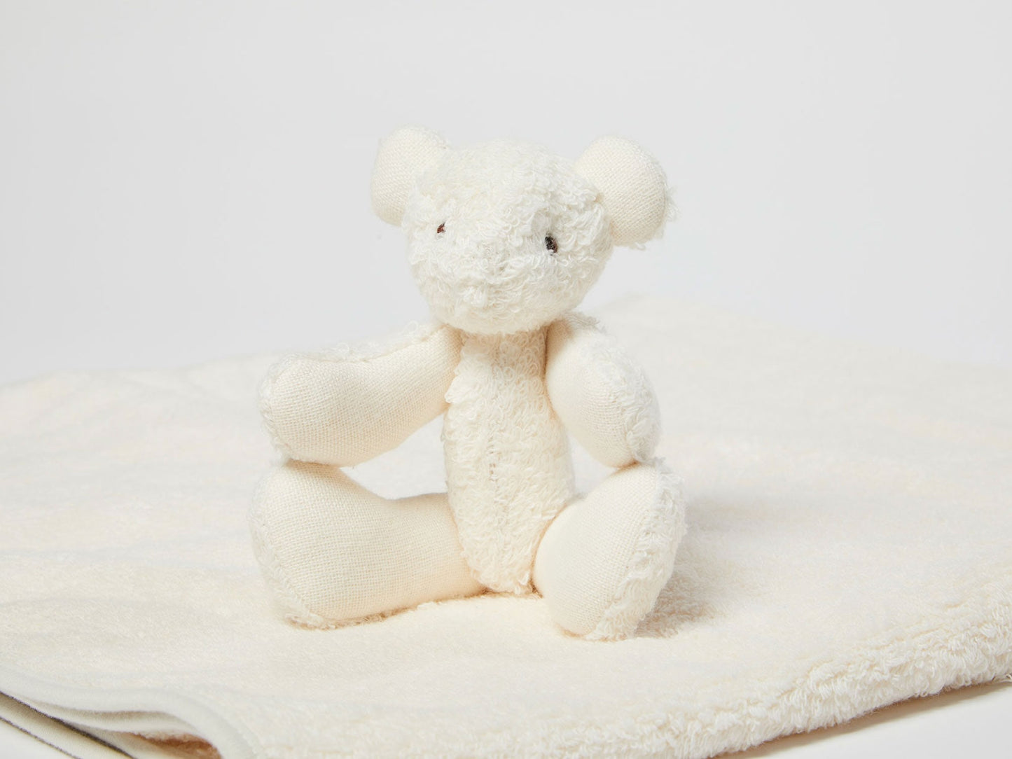 Fais moi calin! un nounours(テディベア ヌヌース)
