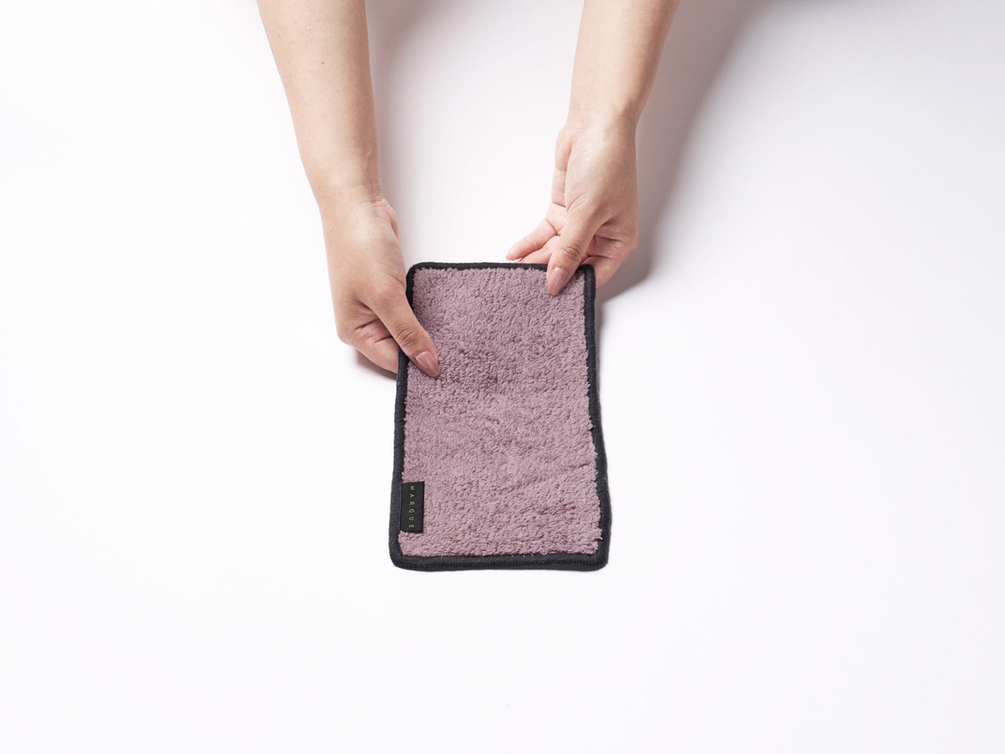 MARQUE ホリデーバッグ（クリスマス限定ギフトセット：ハーフハンドタオル2枚＋バスソルト）