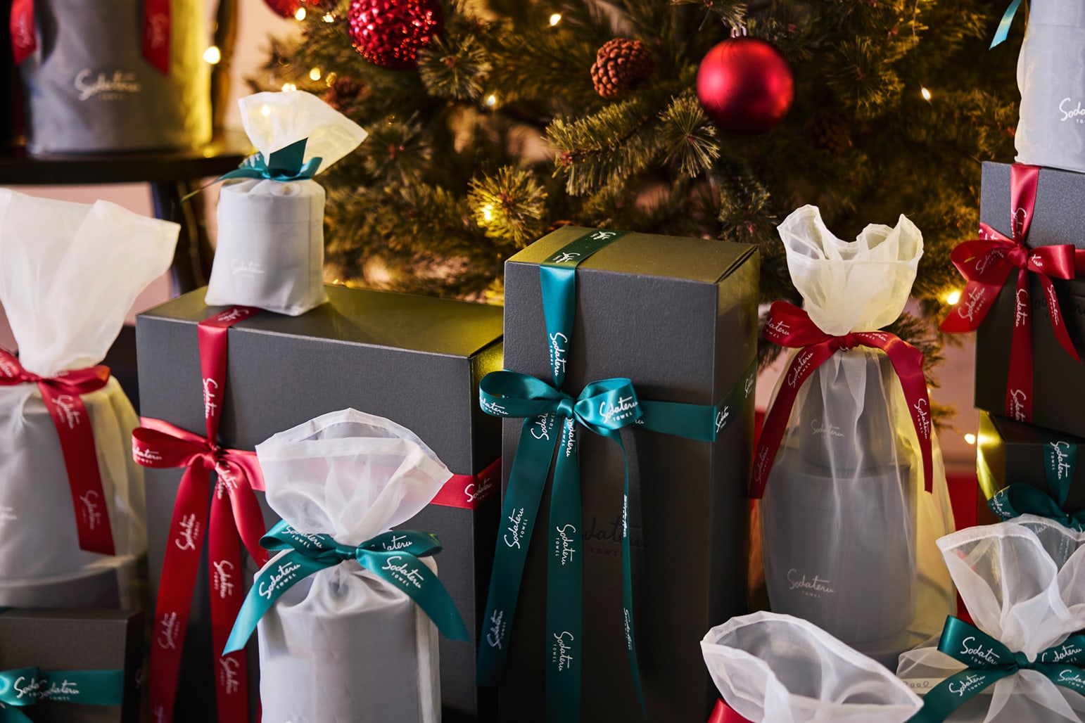 クリスマス限定カラーのリボン